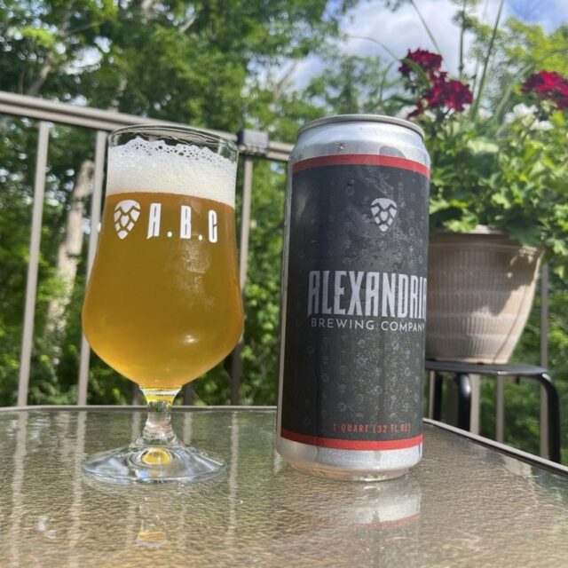 Flashback to earlier this Summer when I helped @alexandriabrewingcompany create this monster crowler can. 

We were going for something a little bit neutral, a look that could represent any brew.

#BrandsThatDream #AlexandriaBrewingCompany 

#design #beer #crowler #brewing #brewery #brewmaster #independentbeer #kentucky #alexandriakentucky